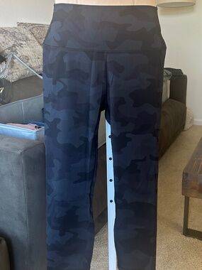 POWER FLEX Camouflage Tummy Control Crop Leggings NWOT